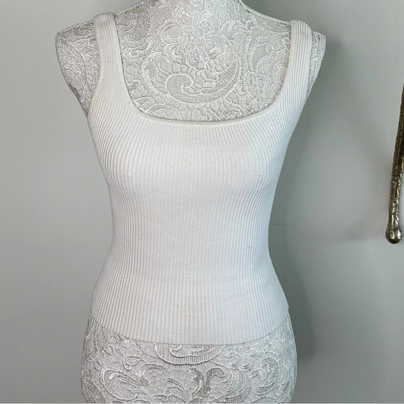 Babaton Tops - Babaton White Sculpt Tank in XS